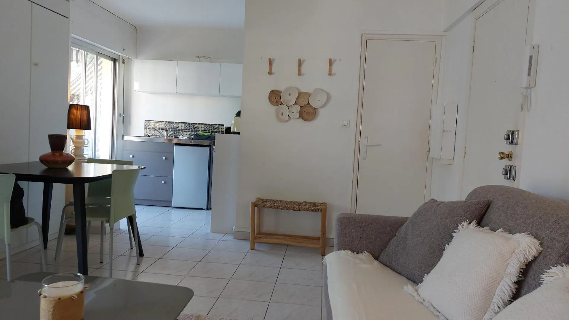 Studio Montrose Cannes - Axelle Loc'Appart 0*,  France